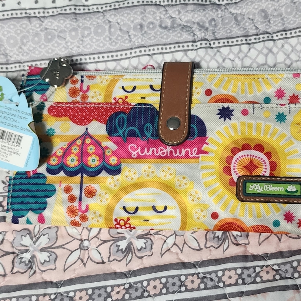 Lilly Bloom wallet